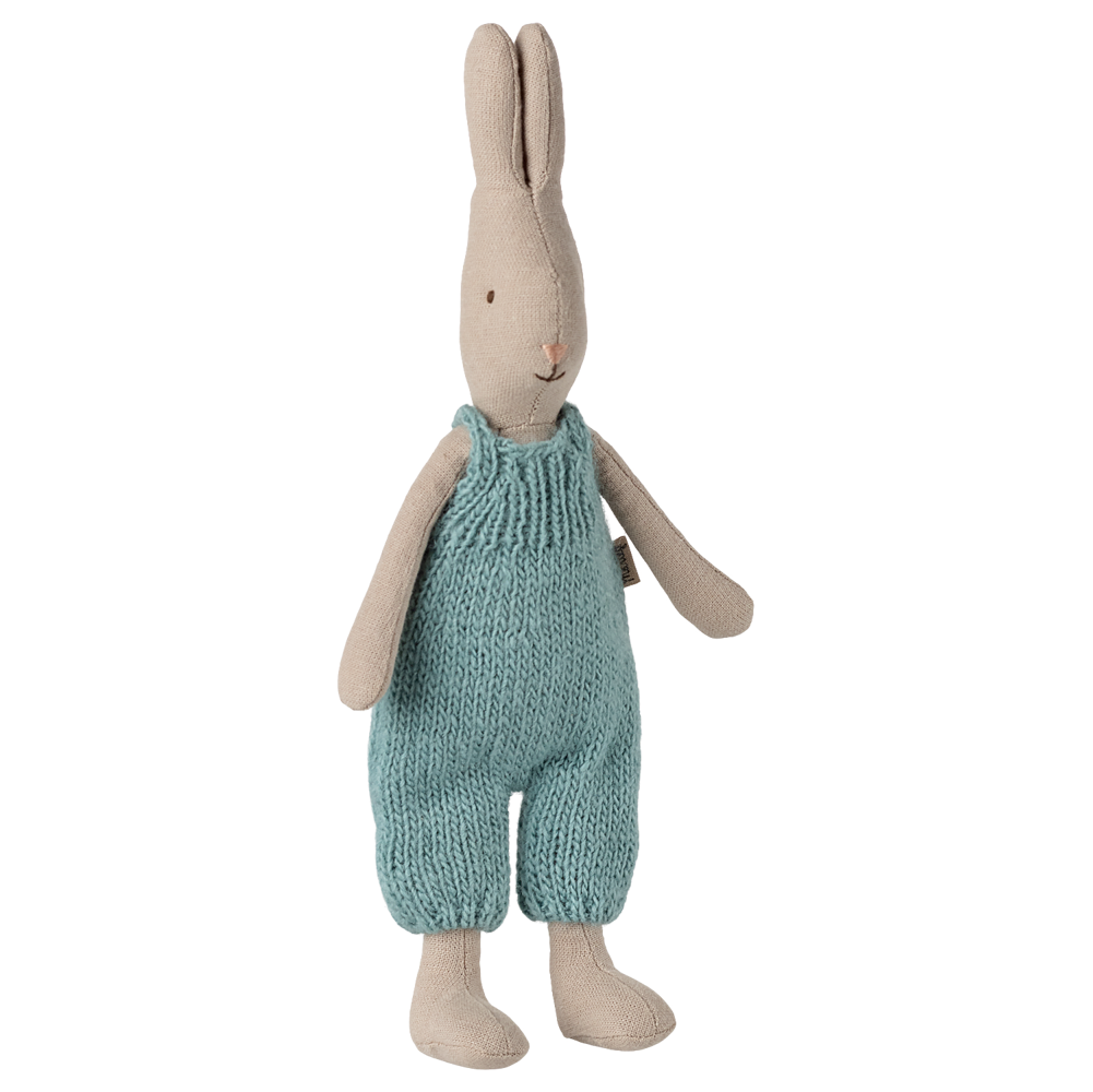 Hare str.1 - Lys med strikkede overalls