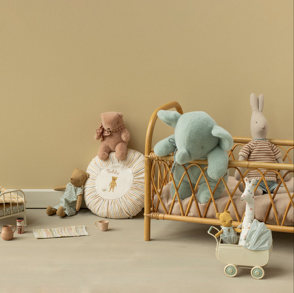 Plyselefant mint - medium