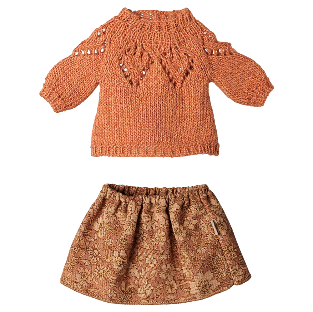 Nederdel og strikket sweater - medium mus