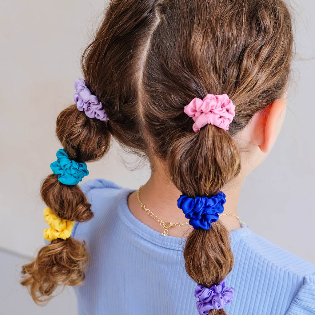 9 scrunchies hårelastikker - bright satin