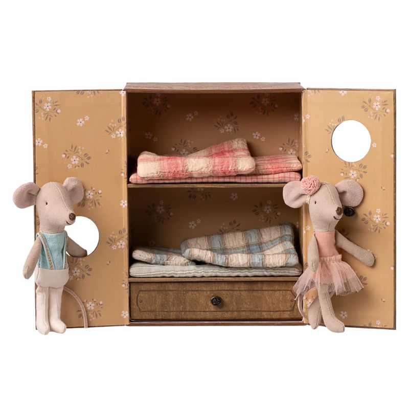 Balletmus i dansestudie, Lillesøster og lillebror