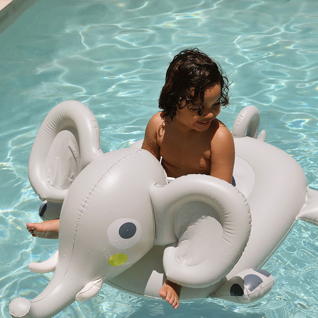 Badeelefant Eli