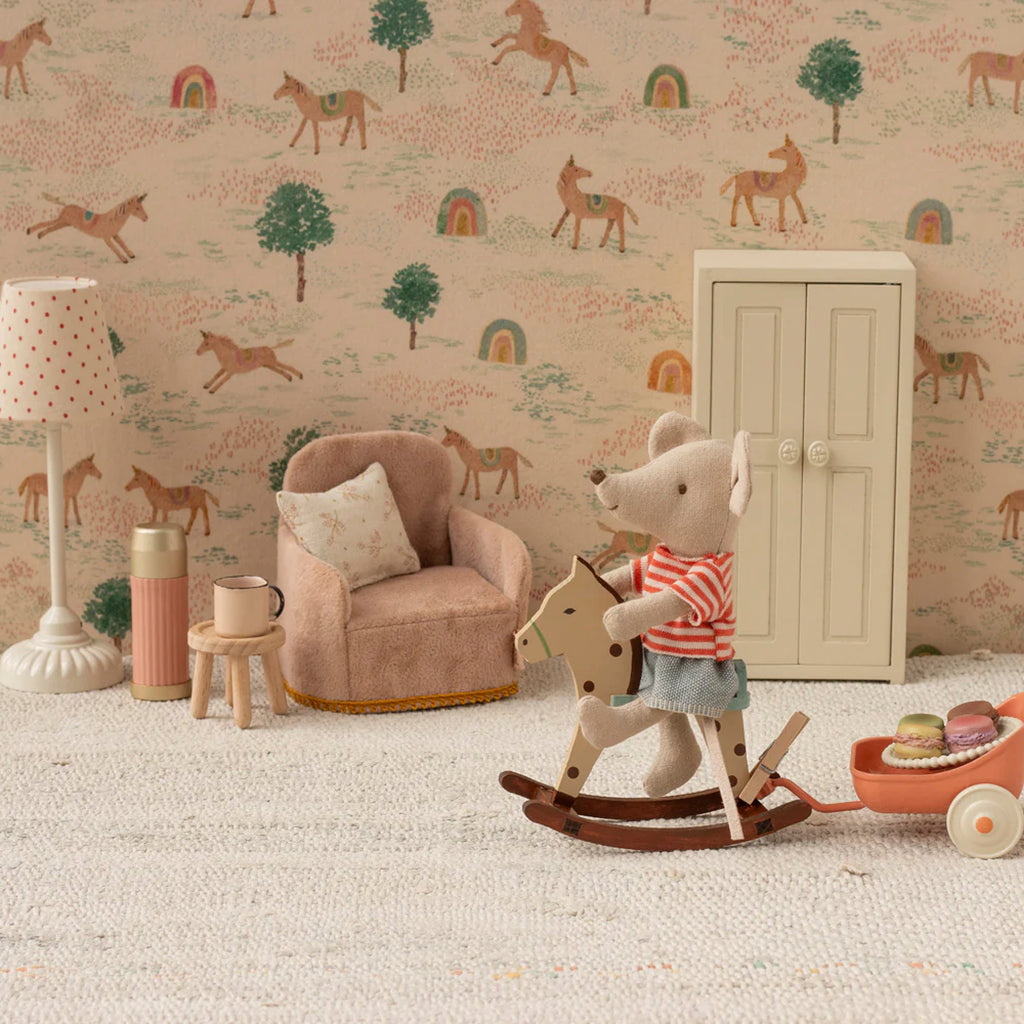 Gyngehest med prikker til mus