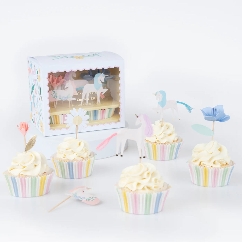 Cupcakesæt med enhjørninge og blomster
