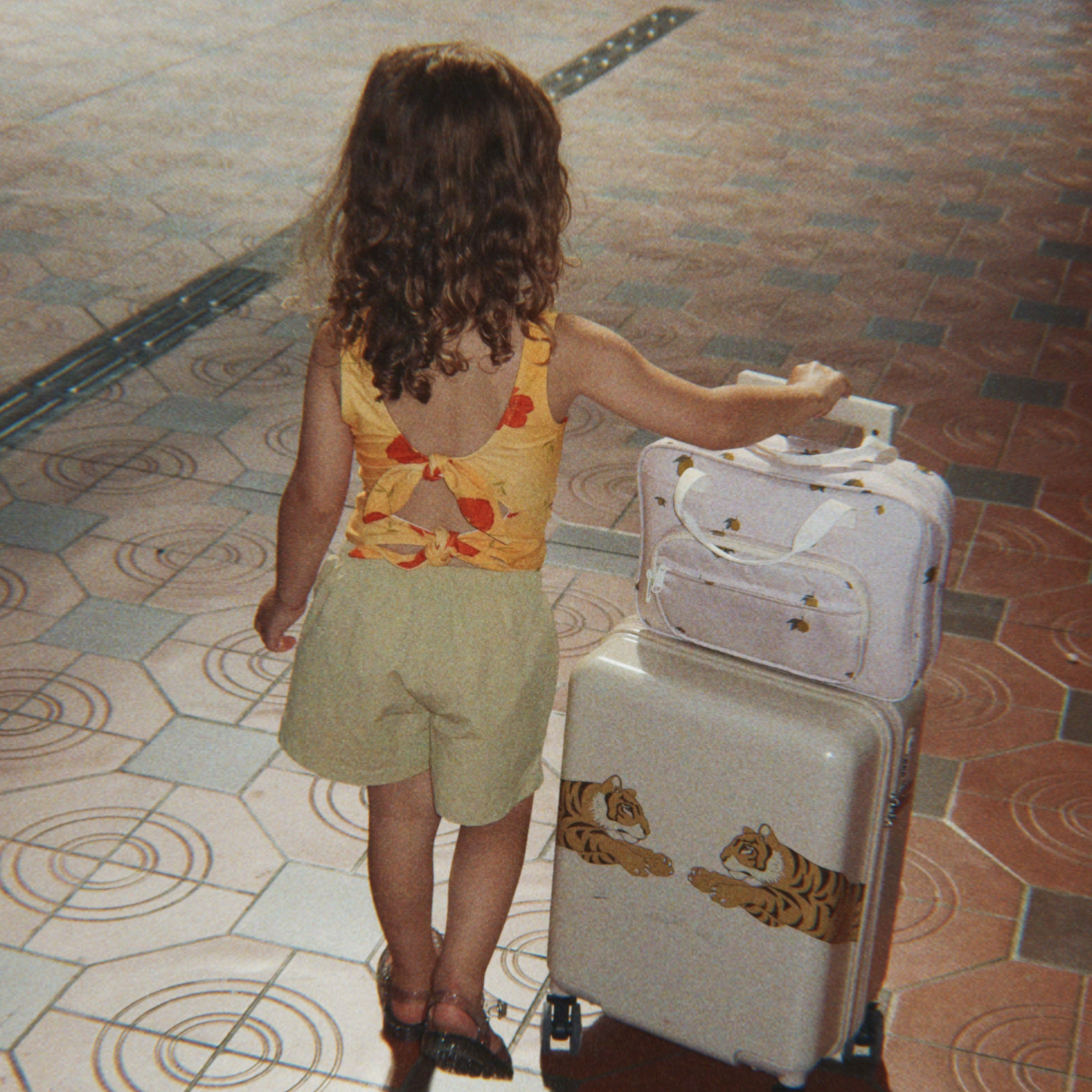 Holiday essentials taske