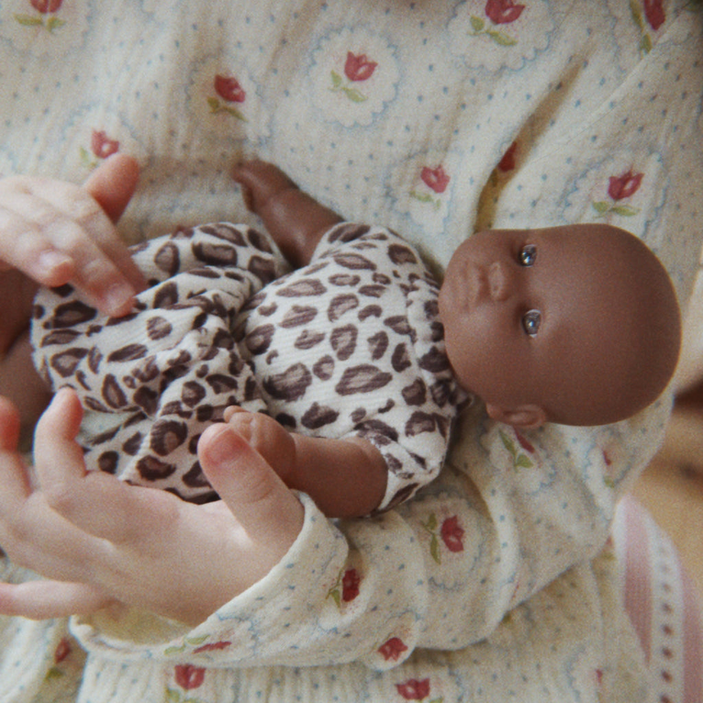 Mini dukke leo